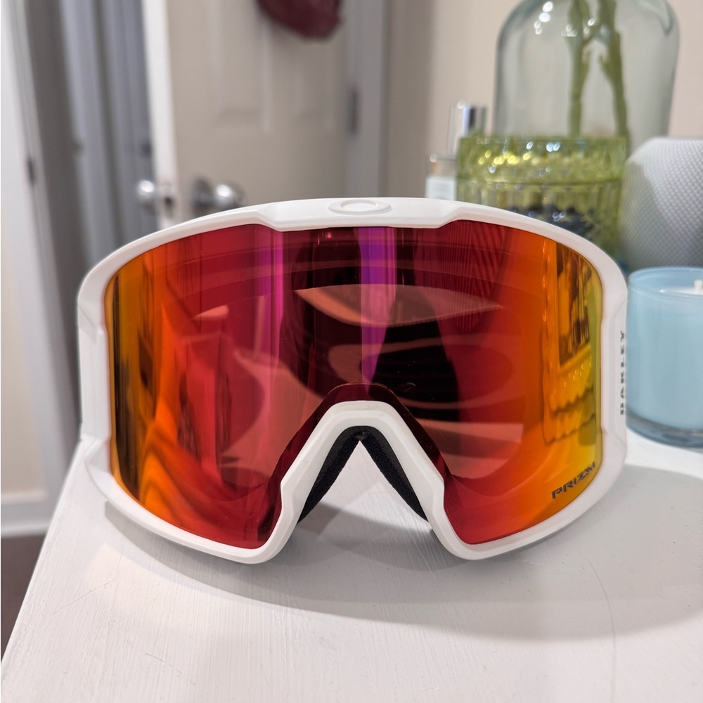 Oakley Prizm Snow Goggles - Red Lens